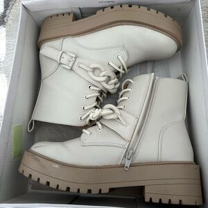 DV by Dolce Vita Chained Lace up Chunky Combat Boots, size 6.5